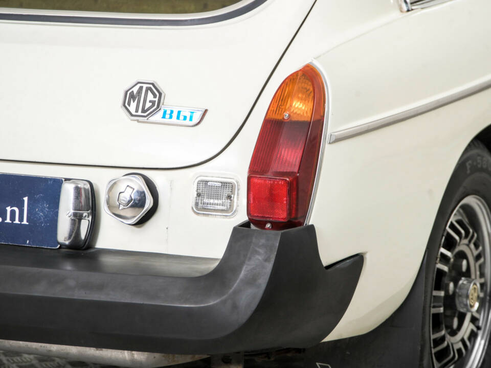 Image 31/50 of MG MGB GT V8 (1975)
