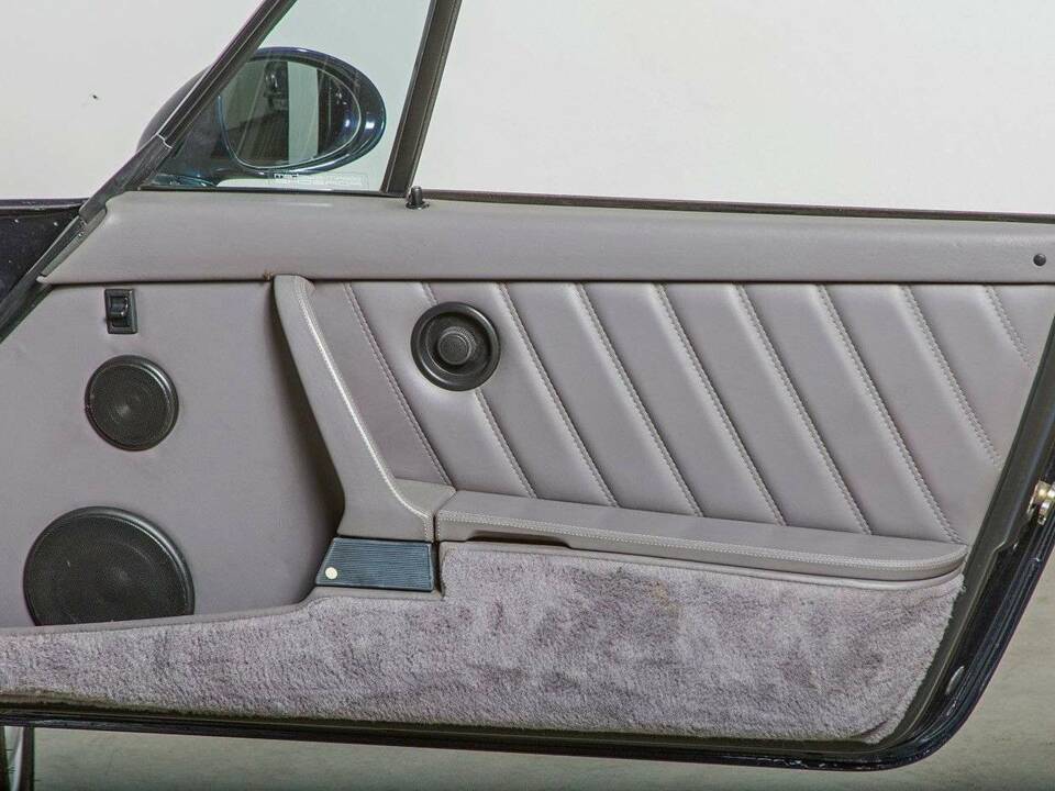 Bild 19/31 von Porsche 911 Carrera 2 (1992)