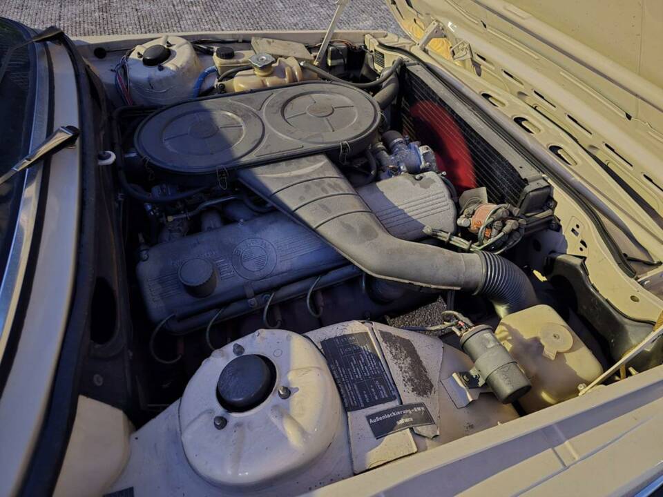 Image 47/50 of BMW 525 (1975)