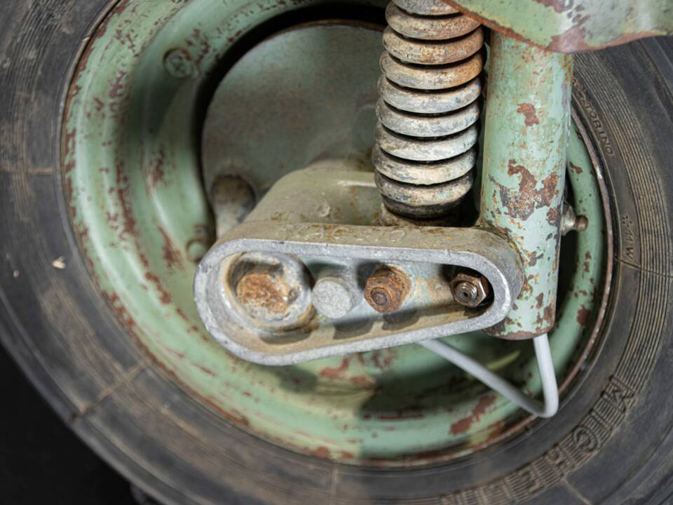 Image 42/50 de Piaggio Vespa 125 (1953)