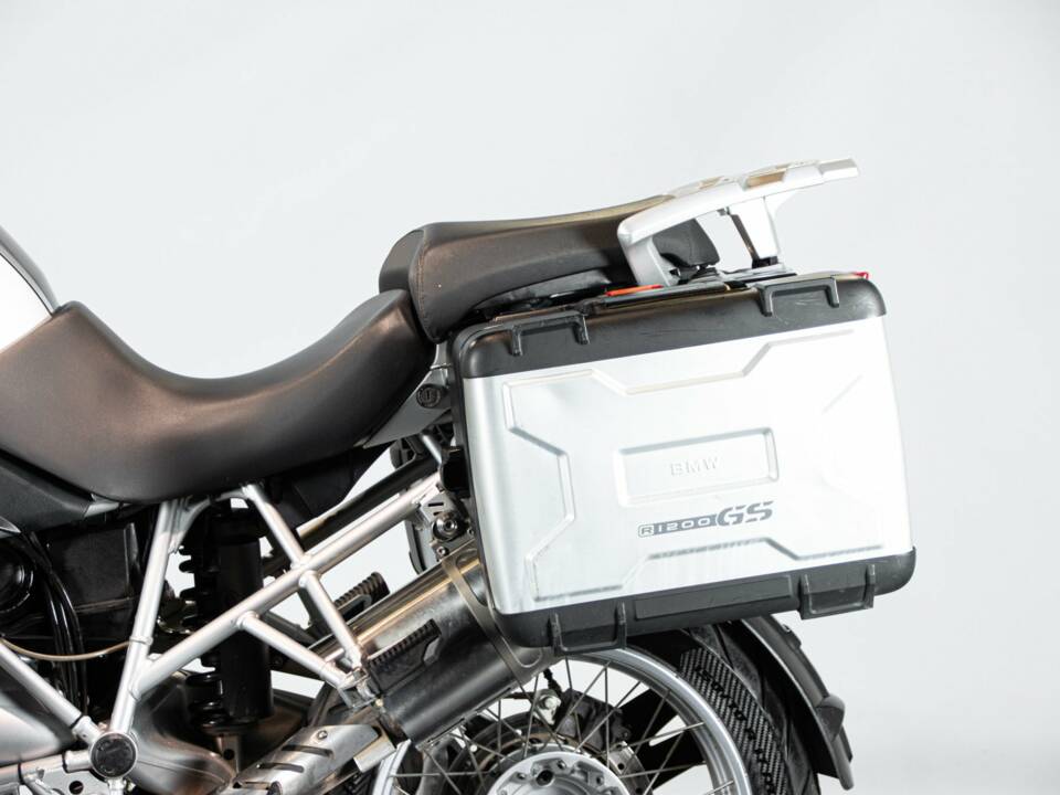 Imagen 21/50 de BMW DUMMY (2006)