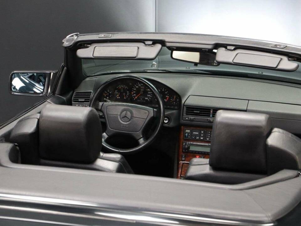 Bild 30/50 von Mercedes-Benz 500 SL (1991)