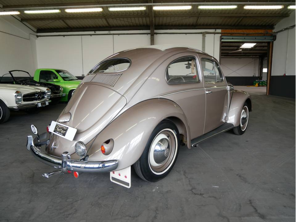 Immagine 7/27 di Volkswagen Beetle 1200 Standard &quot;Oval&quot; (1955)
