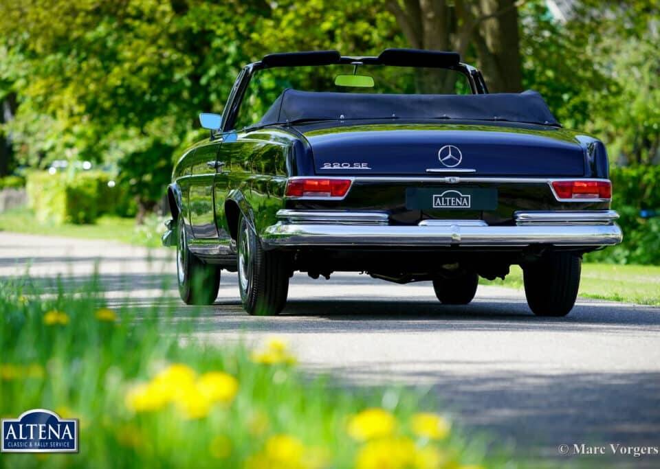 Image 47/52 de Mercedes-Benz 220 SE b (1963)