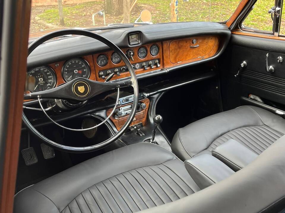 Image 12/51 of Jaguar 420 (1967)