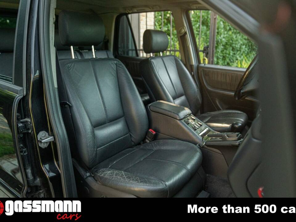 Image 13/15 of Mercedes-Benz ML 55 AMG (2000)