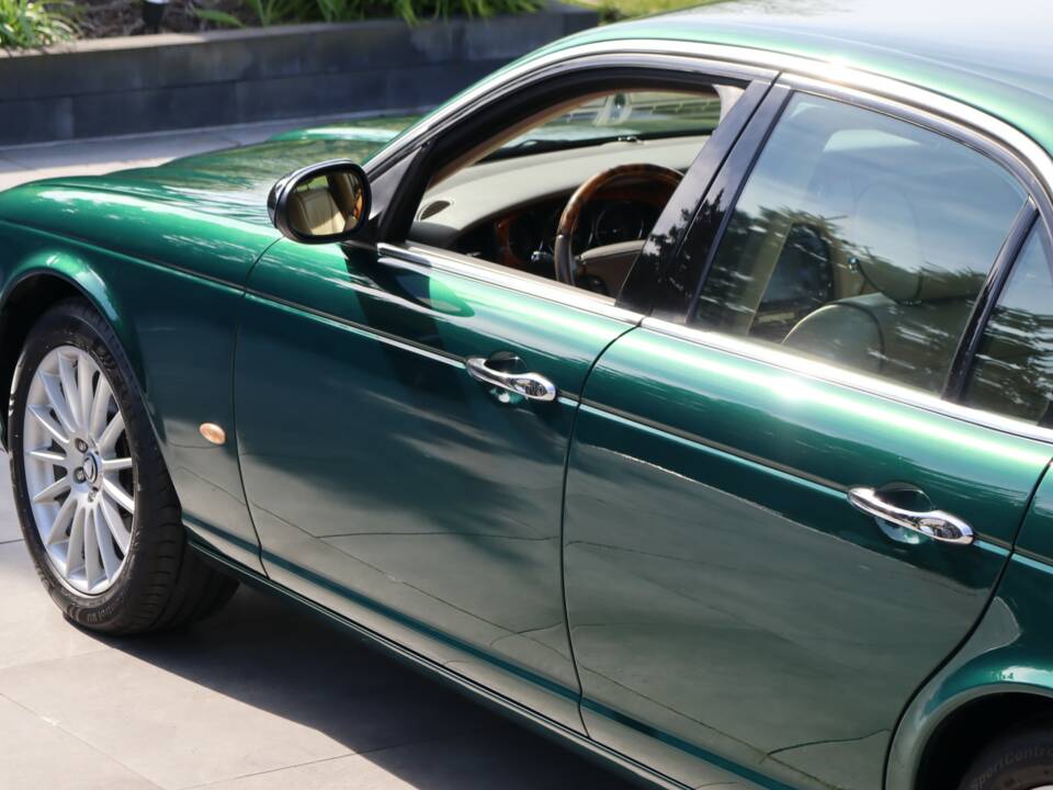 Imagen 33/50 de Jaguar XJ 8 4.2 (2006)