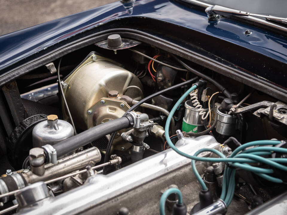 Image 36/72 de Aston Martin DB 4 (1962)