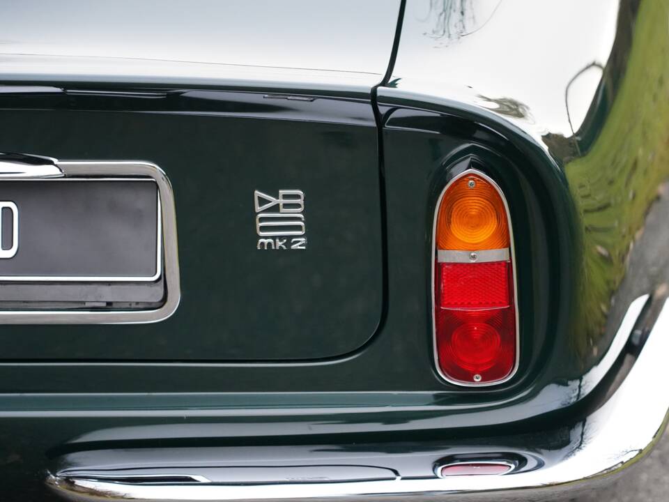 Image 6/22 de Aston Martin DB 6 Mk II (1970)