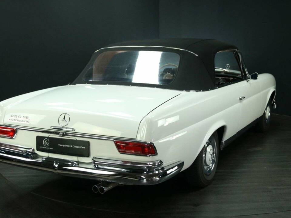 Imagen 44/50 de Mercedes-Benz 250 SE (1966)