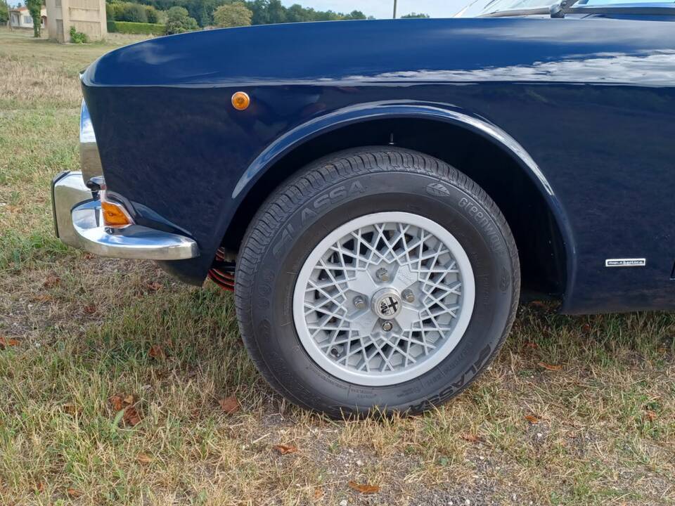 Image 5/8 of Alfa Romeo 2000 GTV (1973)