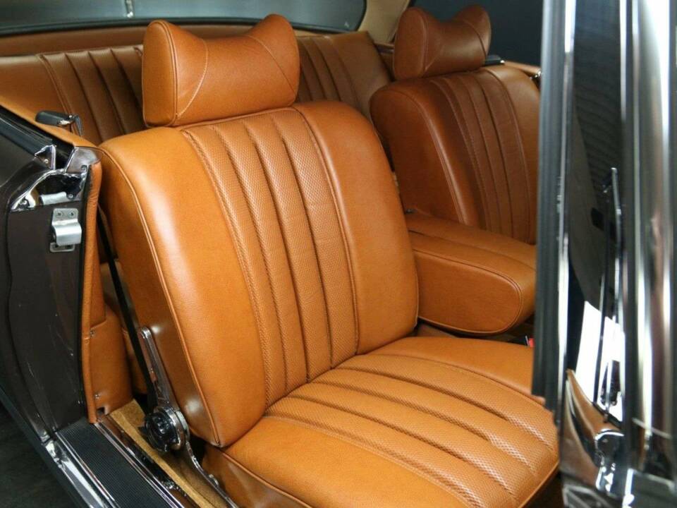 Image 21/30 of Mercedes-Benz 280 SE 3,5 (1970)