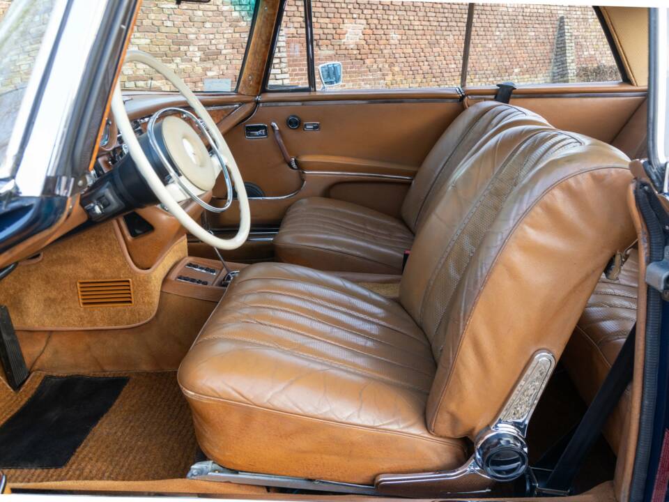 Bild 27/50 von Mercedes-Benz 280 SE 3,5 (1970)