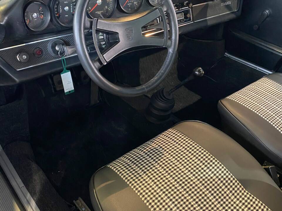 Image 2/8 of Porsche 911 2.2 T (1970)