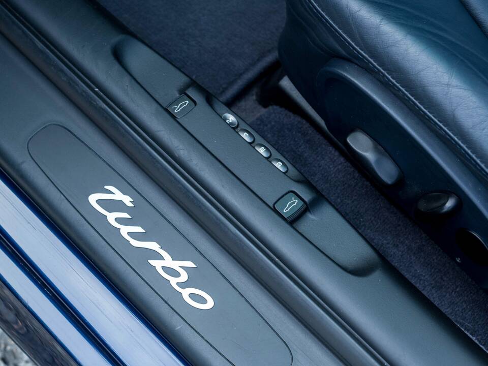 Image 33/46 of Porsche 911 Turbo (2001)