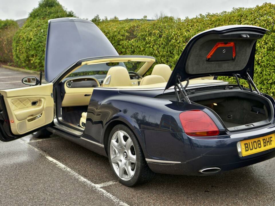 Image 24/50 de Bentley Continental GTC (2008)