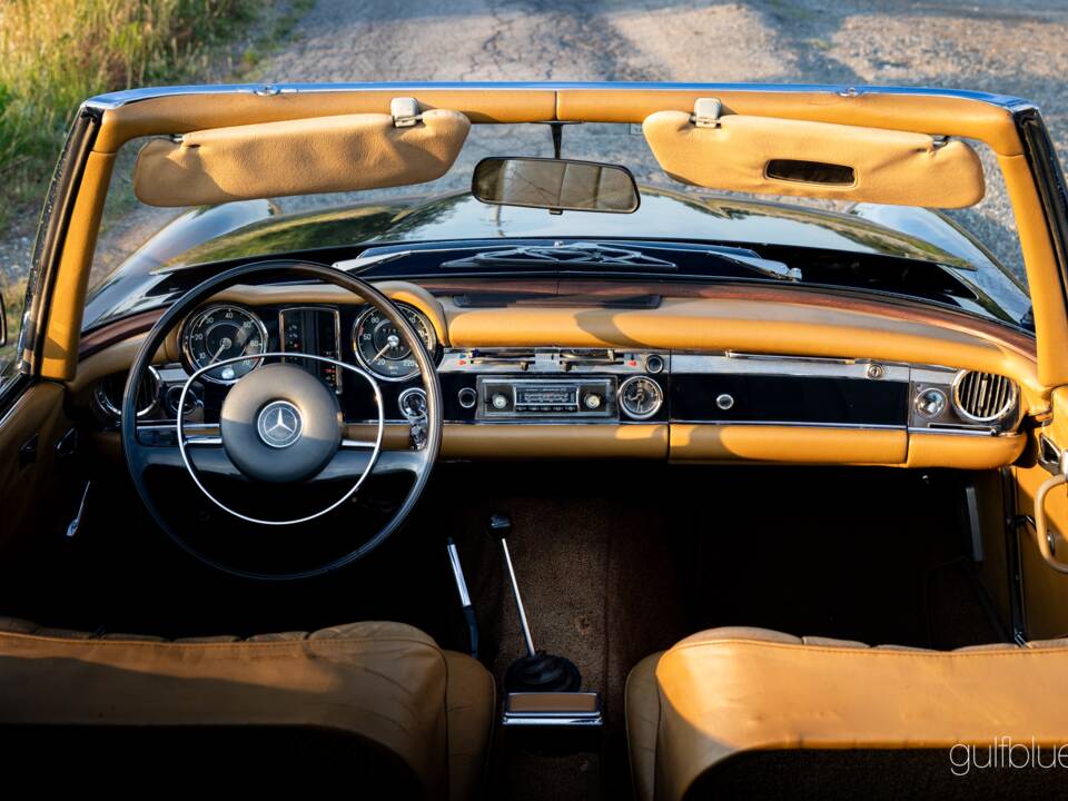 Image 44/79 de Mercedes-Benz 280 SL (1969)