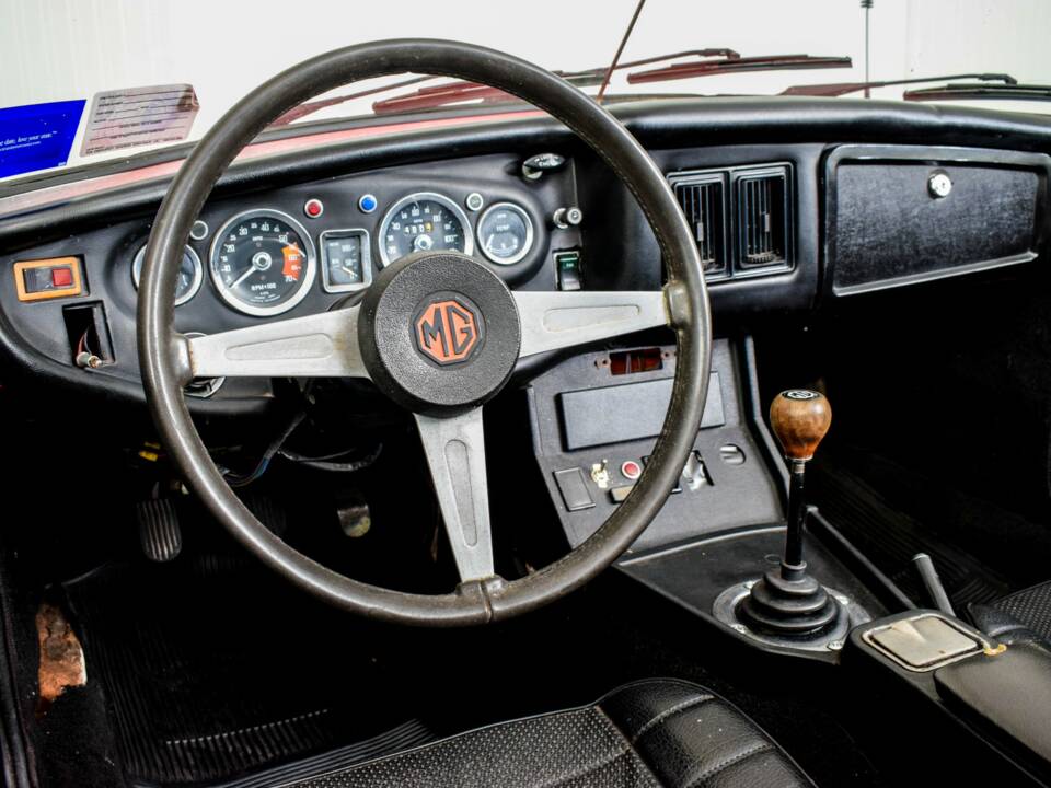 Bild 17/50 von MG MGB (1974)