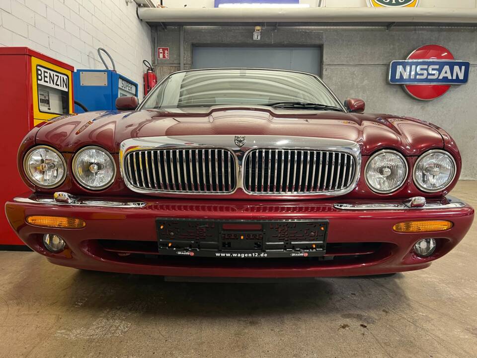 Bild 3/16 von Jaguar XJ 8 4.0 Executive (2000)