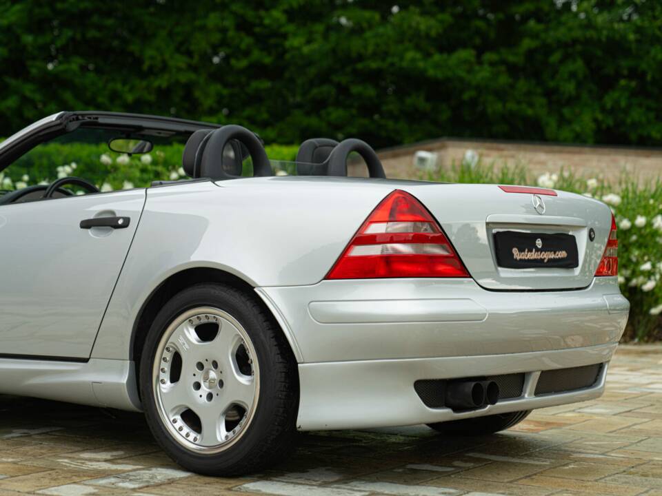 Obraz 17/50 pojazdu Mercedes-Benz SLK 230 Kompressor (1997)