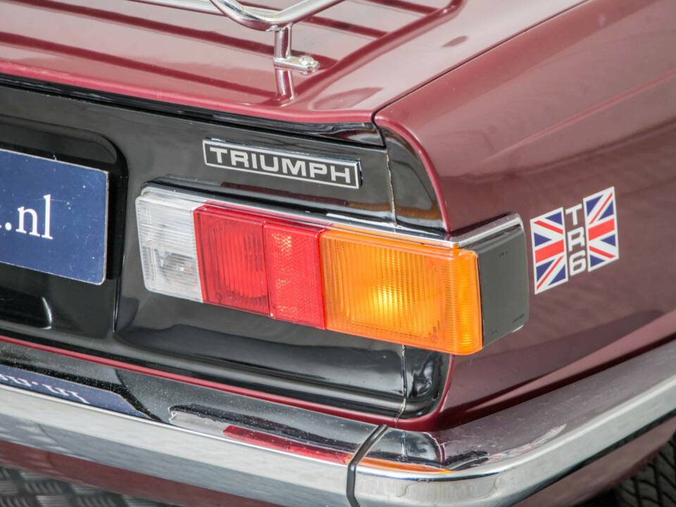 Image 30/50 of Triumph TR 6 PI (1969)