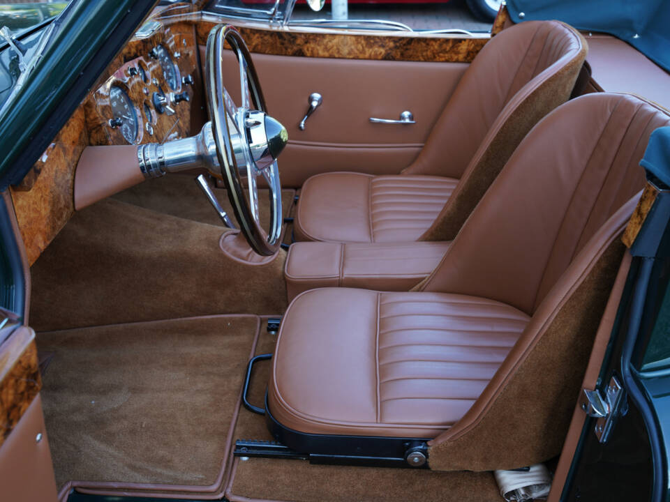 Bild 22/50 von Jaguar XK 120 SE DHC (1953)