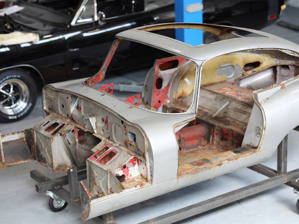 Immagine 6/14 di Jaguar E-Type (1969)