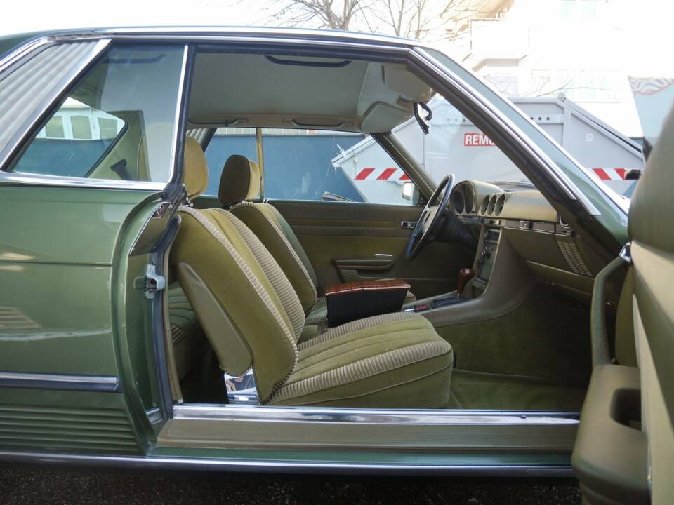 Afbeelding 33/41 van Mercedes-Benz 280 SLC (1977)