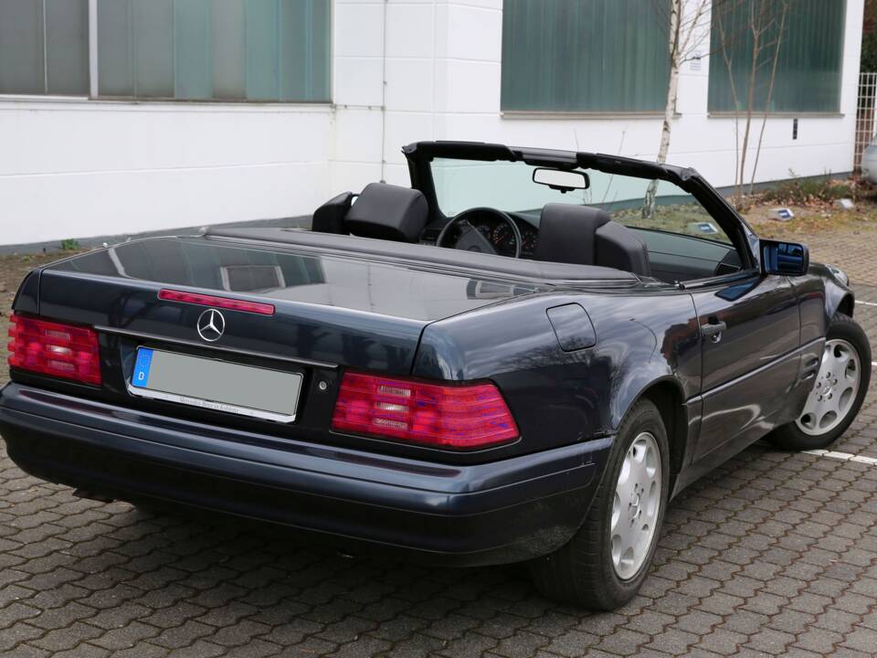 Immagine 3/17 di Mercedes-Benz SL 280 (1995)