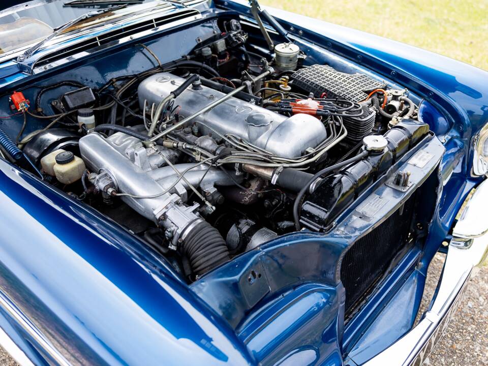 Afbeelding 30/62 van Mercedes-Benz 300 SE (1965)