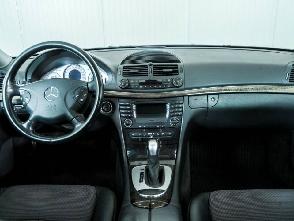 Bild 7/50 von Mercedes-Benz E 200 Kompressor T (2003)