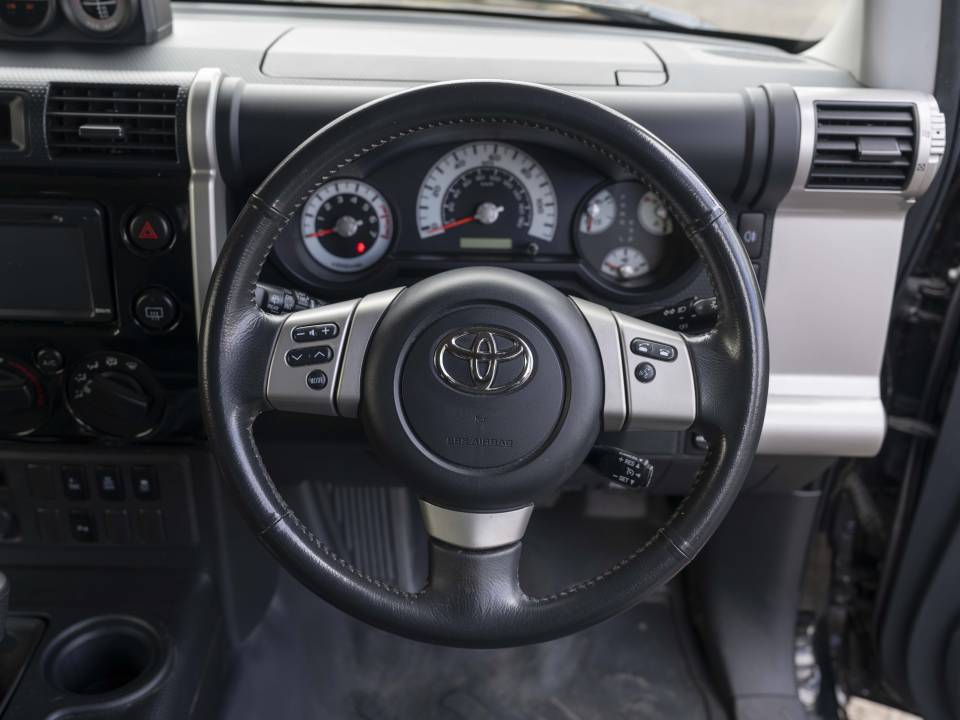 Image 18/34 de Toyota FJ Cruiser (2012)