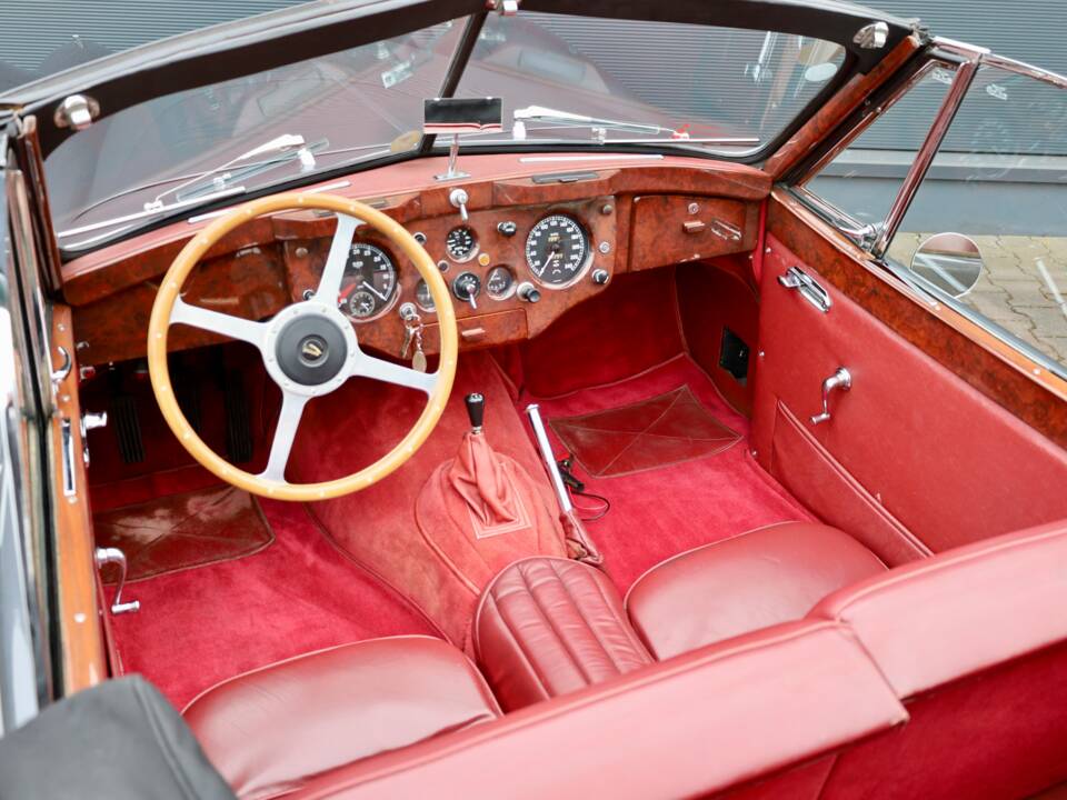 Afbeelding 4/23 van Jaguar XK 140 DHC (1956)