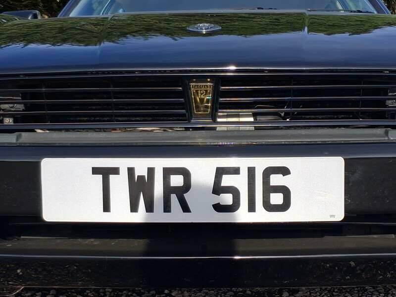 Image 30/41 of Jaguar XJRS 6.0 (1990)