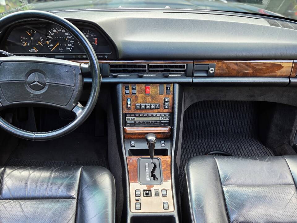Afbeelding 12/31 van Mercedes-Benz 560 SEC (1991)