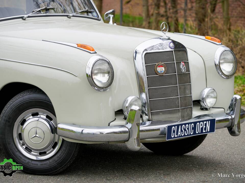 Bild 17/44 von Mercedes-Benz 220 S (1958)