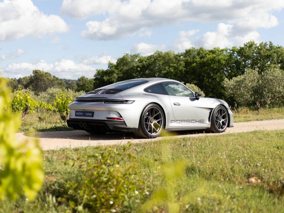Imagen 54/80 de Porsche 911 S/T (2023)