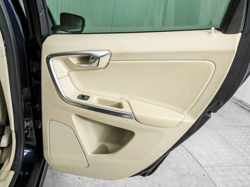 Image 36/50 de Volvo XC60 D3 (2017)