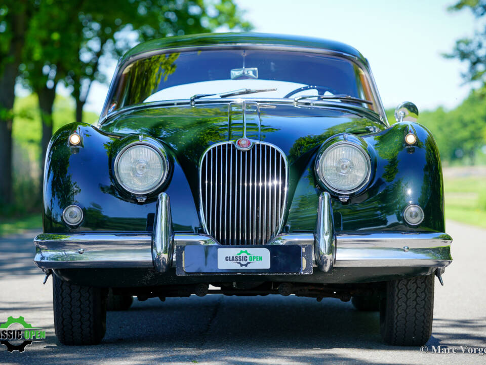 Image 2/53 of Jaguar XK 150 FHC (1958)