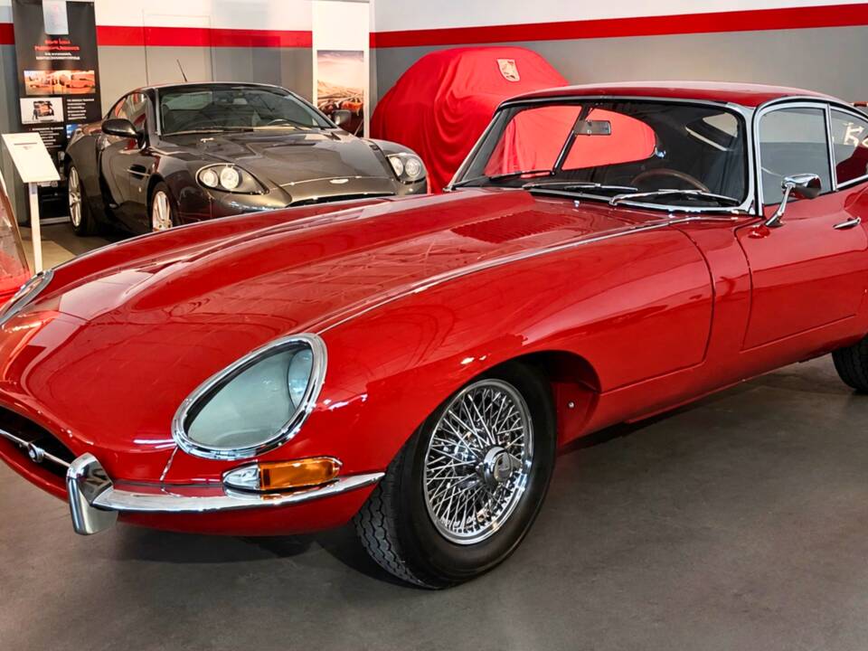 Image 5/11 of Jaguar E-Type 3.8 (1964)