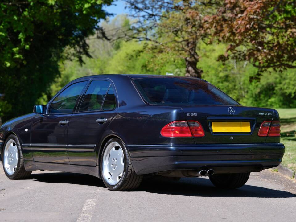 Immagine 3/50 di Mercedes-Benz E 55 AMG (1999)