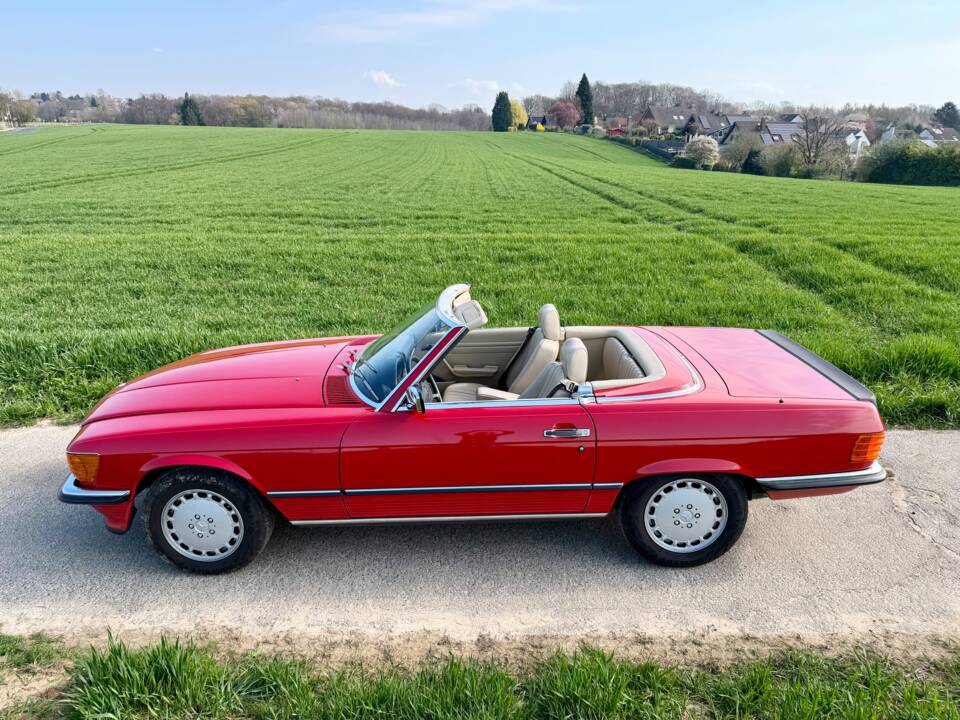 Afbeelding 1/33 van Mercedes-Benz 500 SL (1988)