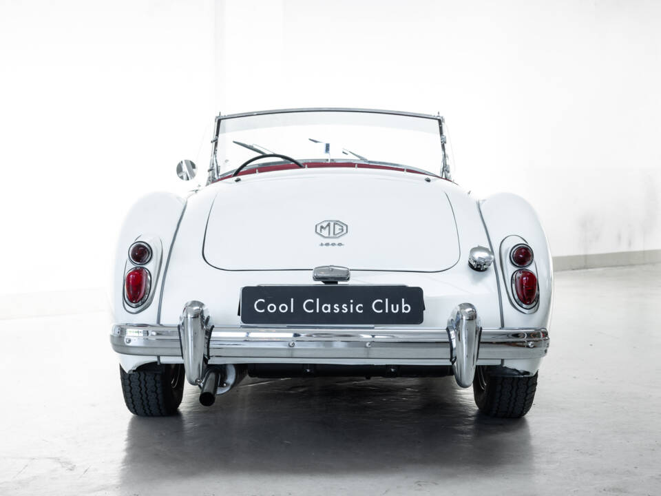 Image 5/28 of MG MGA 1600 (1960)