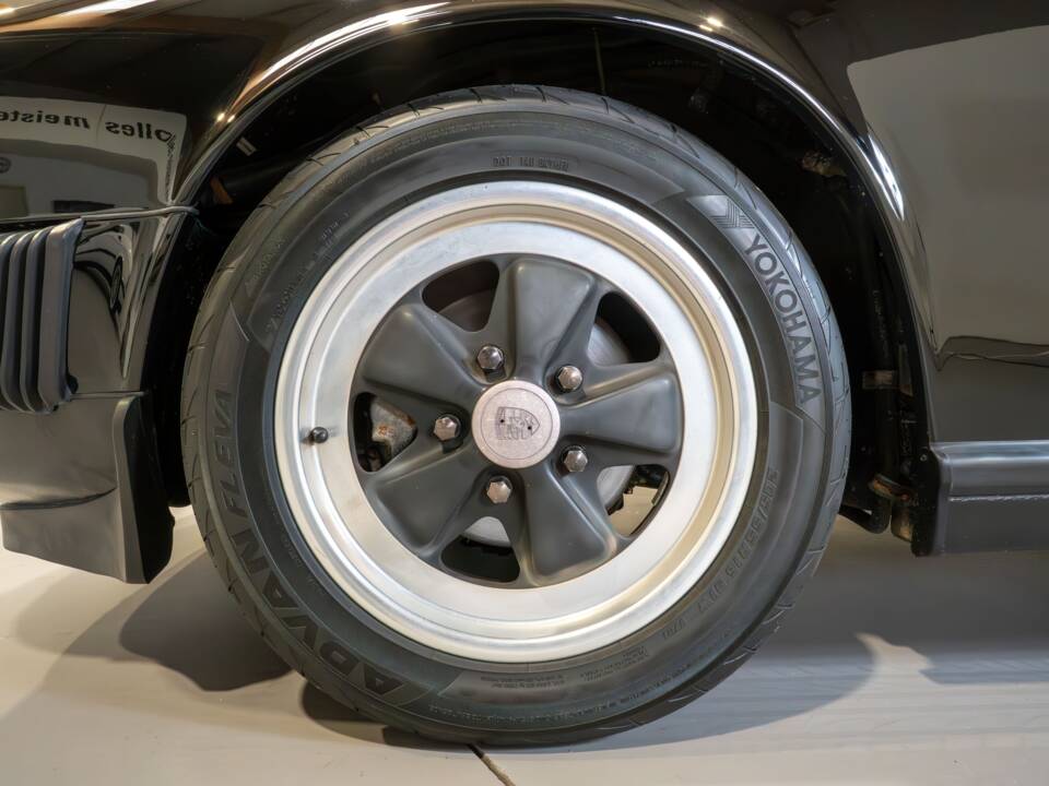 Image 35/38 of Porsche 911 Carrera 3.2 (1986)