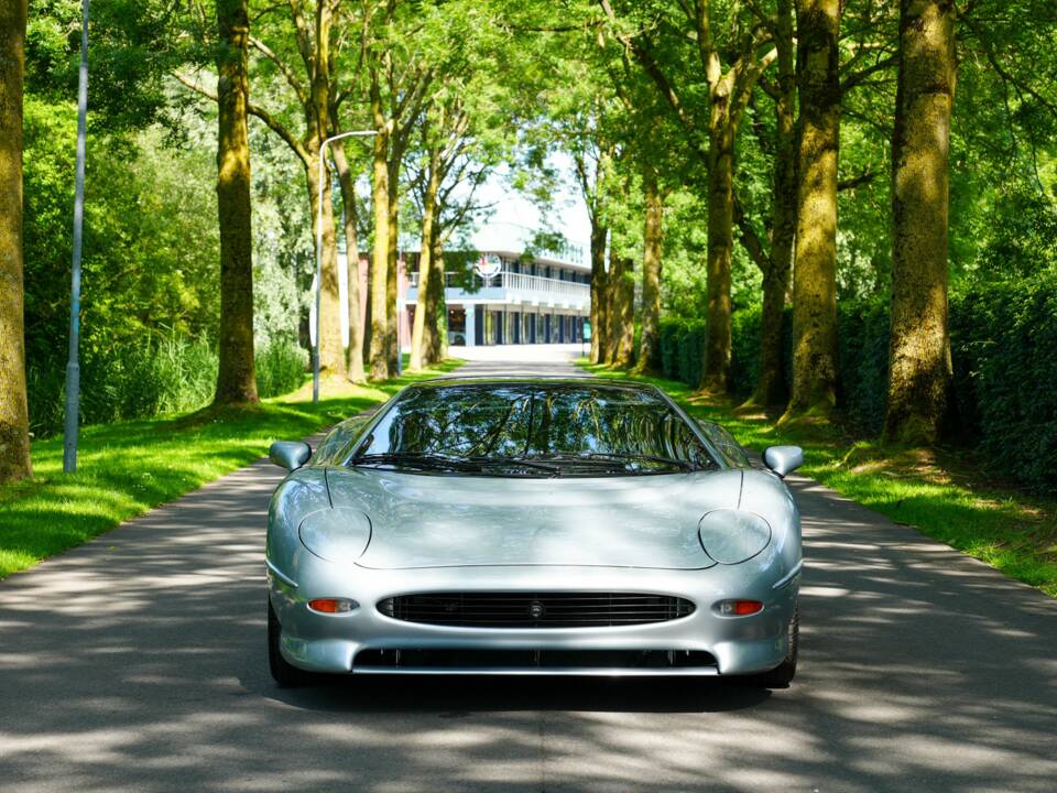 Bild 18/50 von Jaguar XJ 220 (1993)