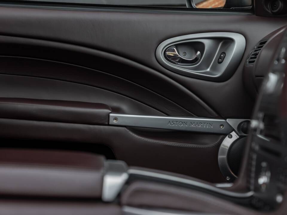 Bild 30/49 von Aston Martin V12 Vanquish S (2007)