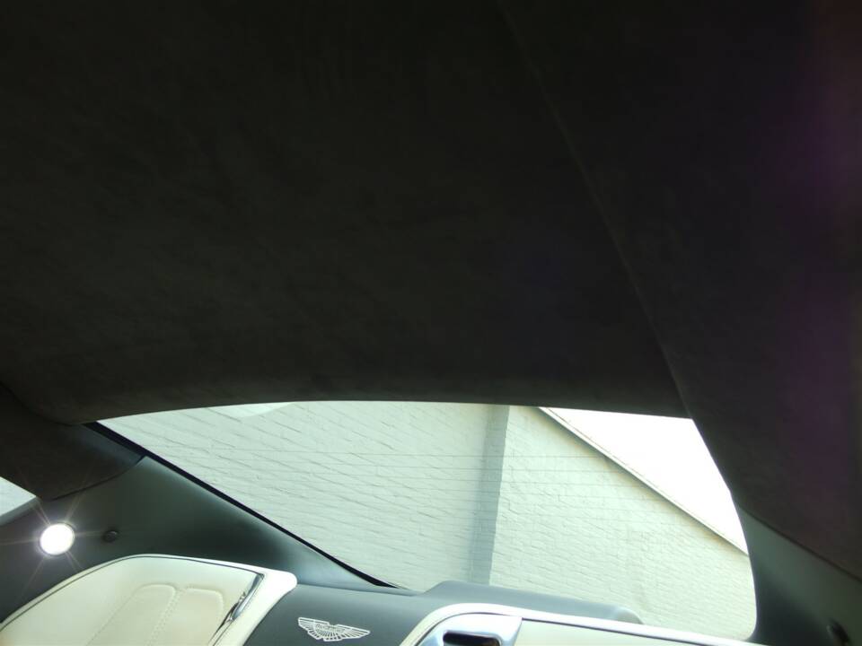 Immagine 78/97 di Aston Martin Virage (2011)