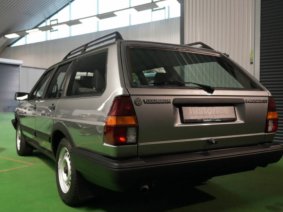 Bild 16/42 von Volkswagen Passat Variant 1.8 (1986)