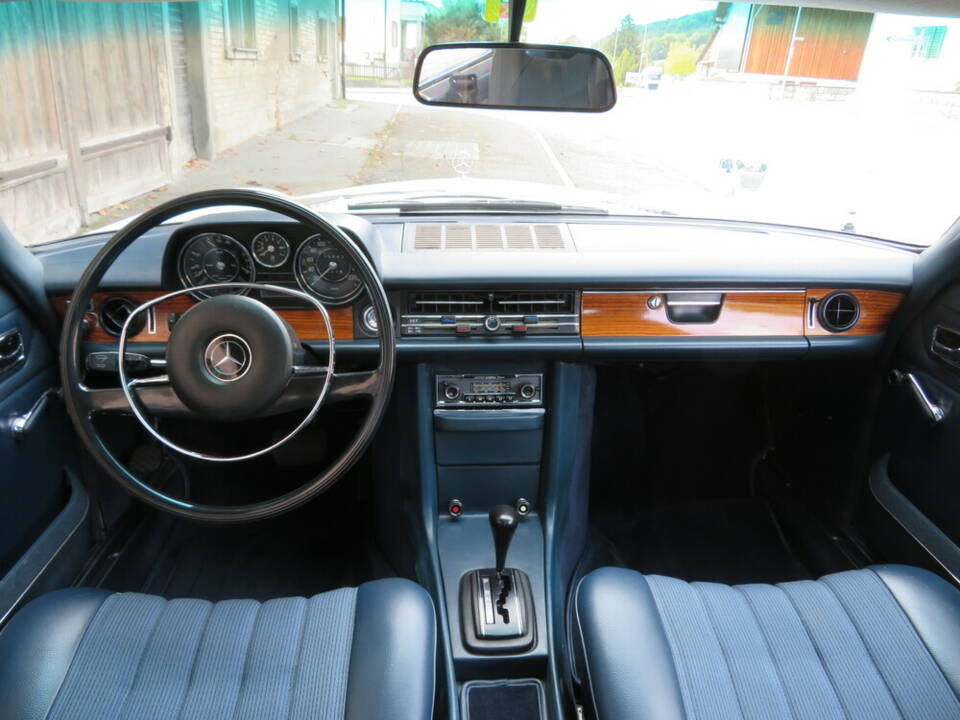 Bild 10/18 von Mercedes-Benz 280 CE (1973)