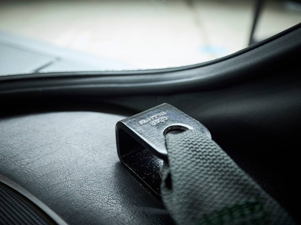 Image 83/100 of BMW 3.0 CSi (1973)